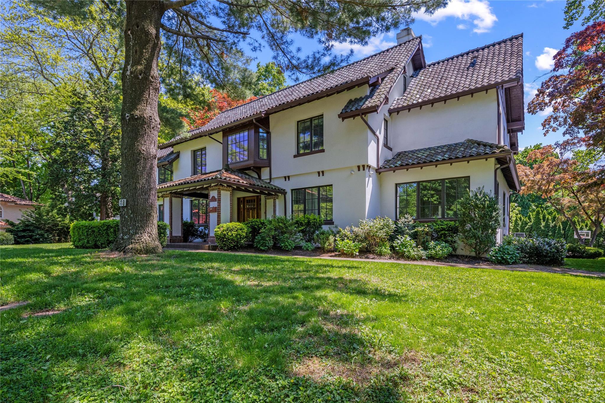 10 Gateway Drive, Great Neck, New York image 42