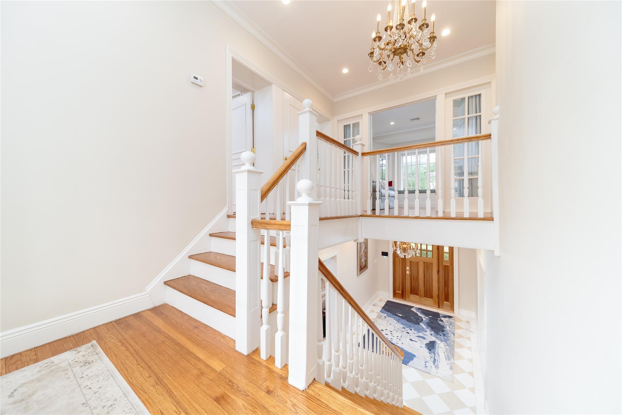 10 Gateway Drive, Great Neck, New York image 36