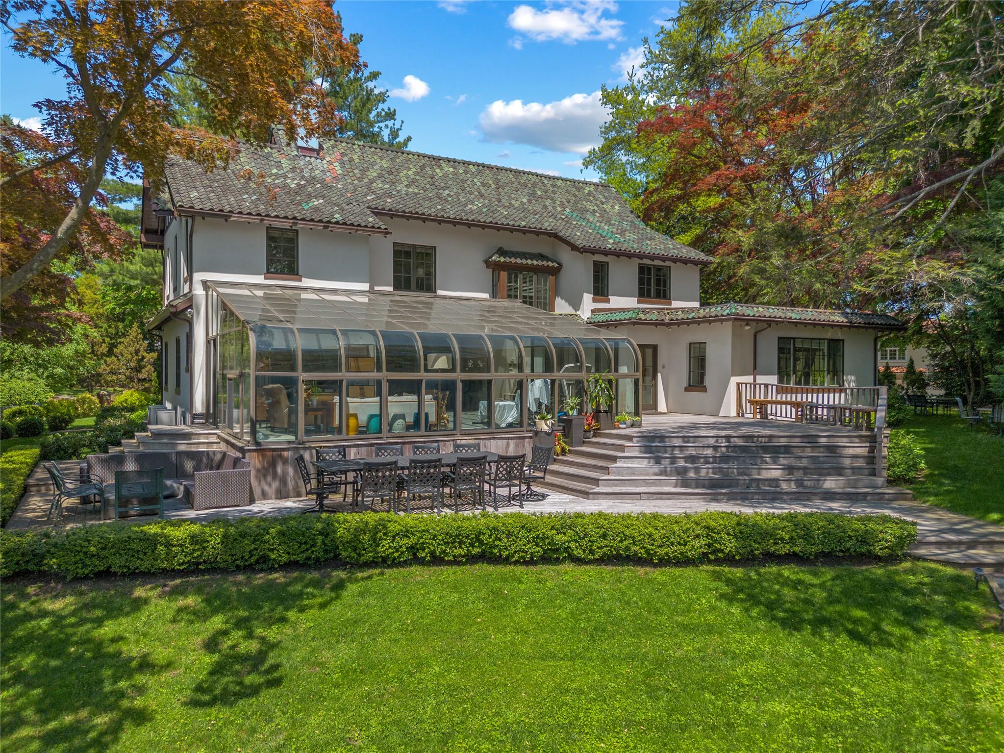 10 Gateway Drive, Great Neck, New York image 48