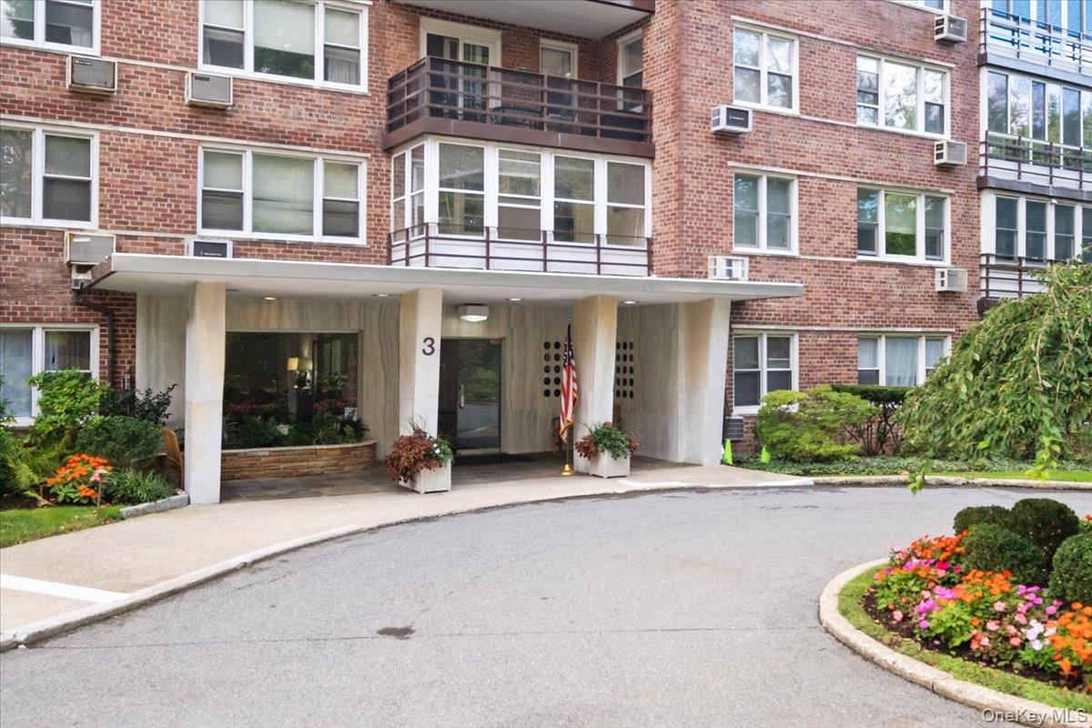 3 Washington Square 6B
