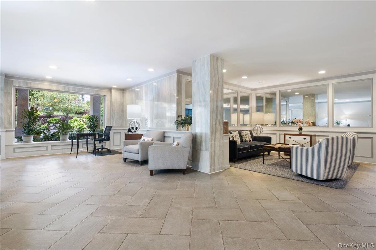 3 Washington Square 6B