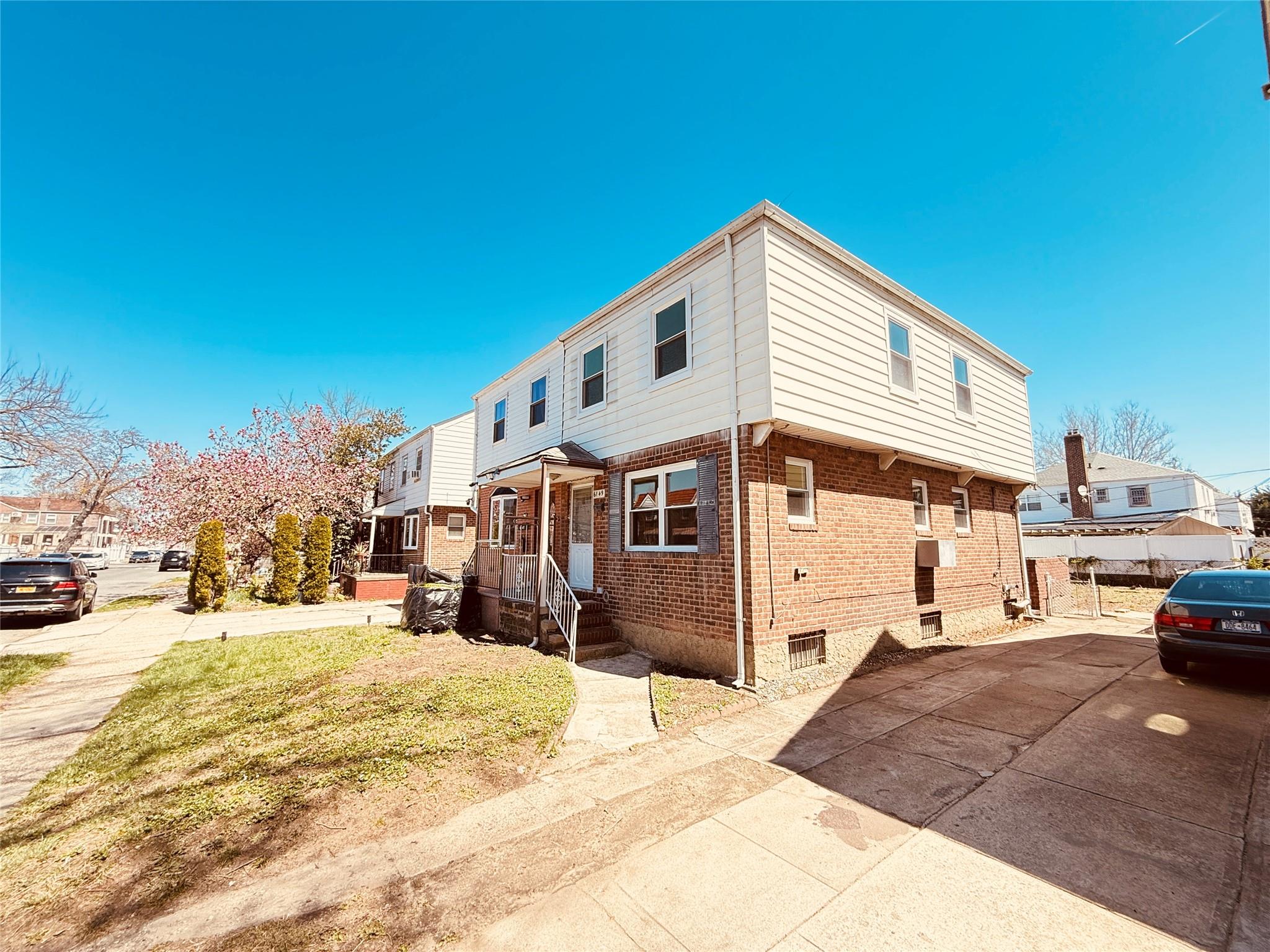 Property for Sale at 148th Street, Flushing, Queens, NY - Bedrooms: 3 
Bathrooms: 1 
Rooms: 7  - $886,000