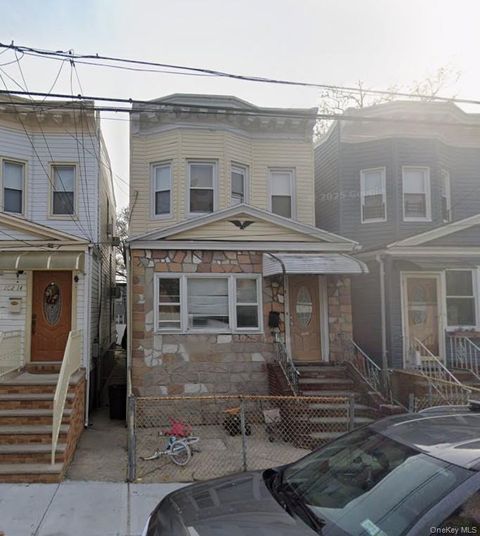 Photo of 102-12 85th Road, Richmond Hill, NY 11418 (MLS # 989770)