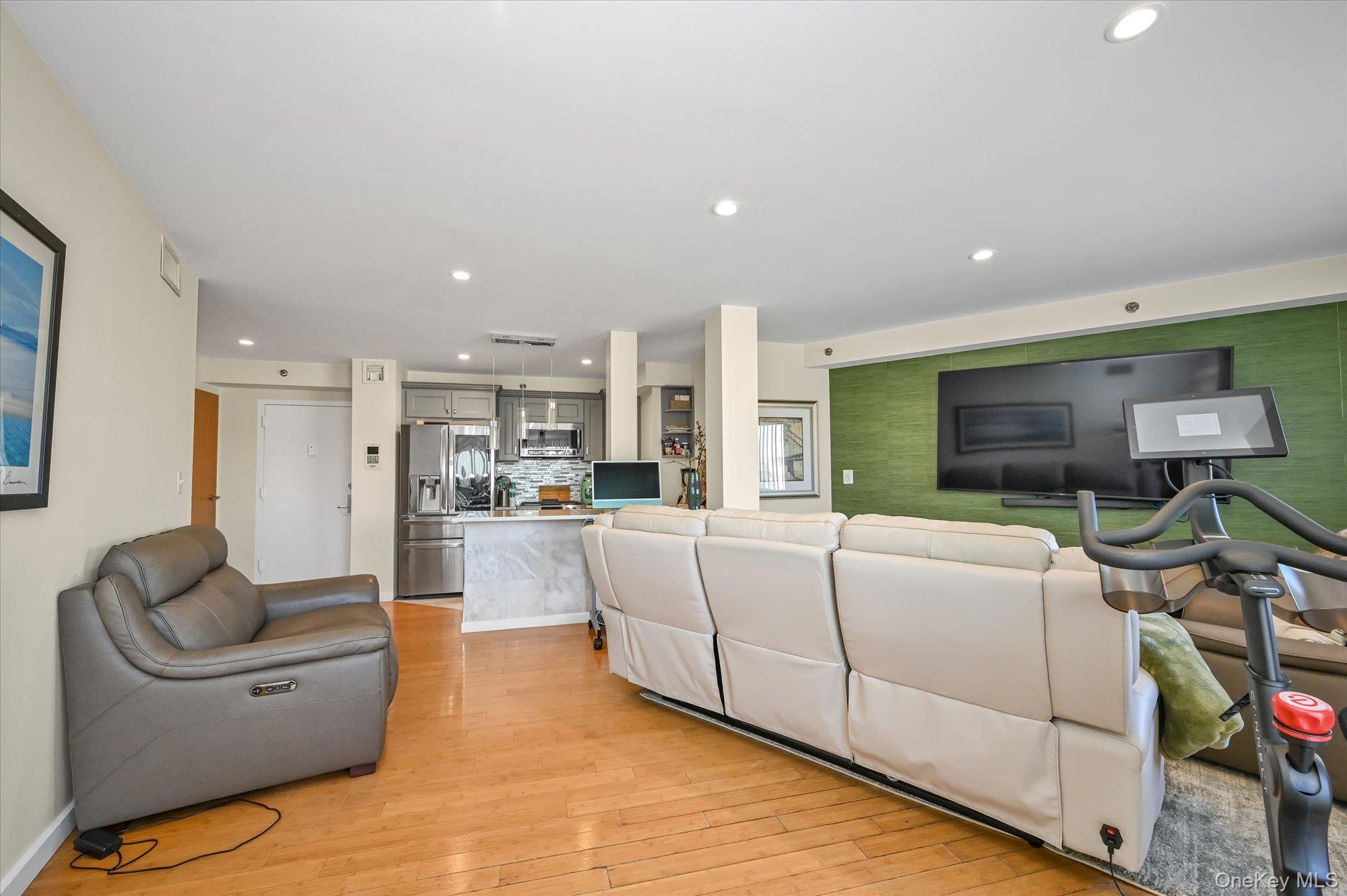 81-14 Queens Boulevard PH6C - Photo 4