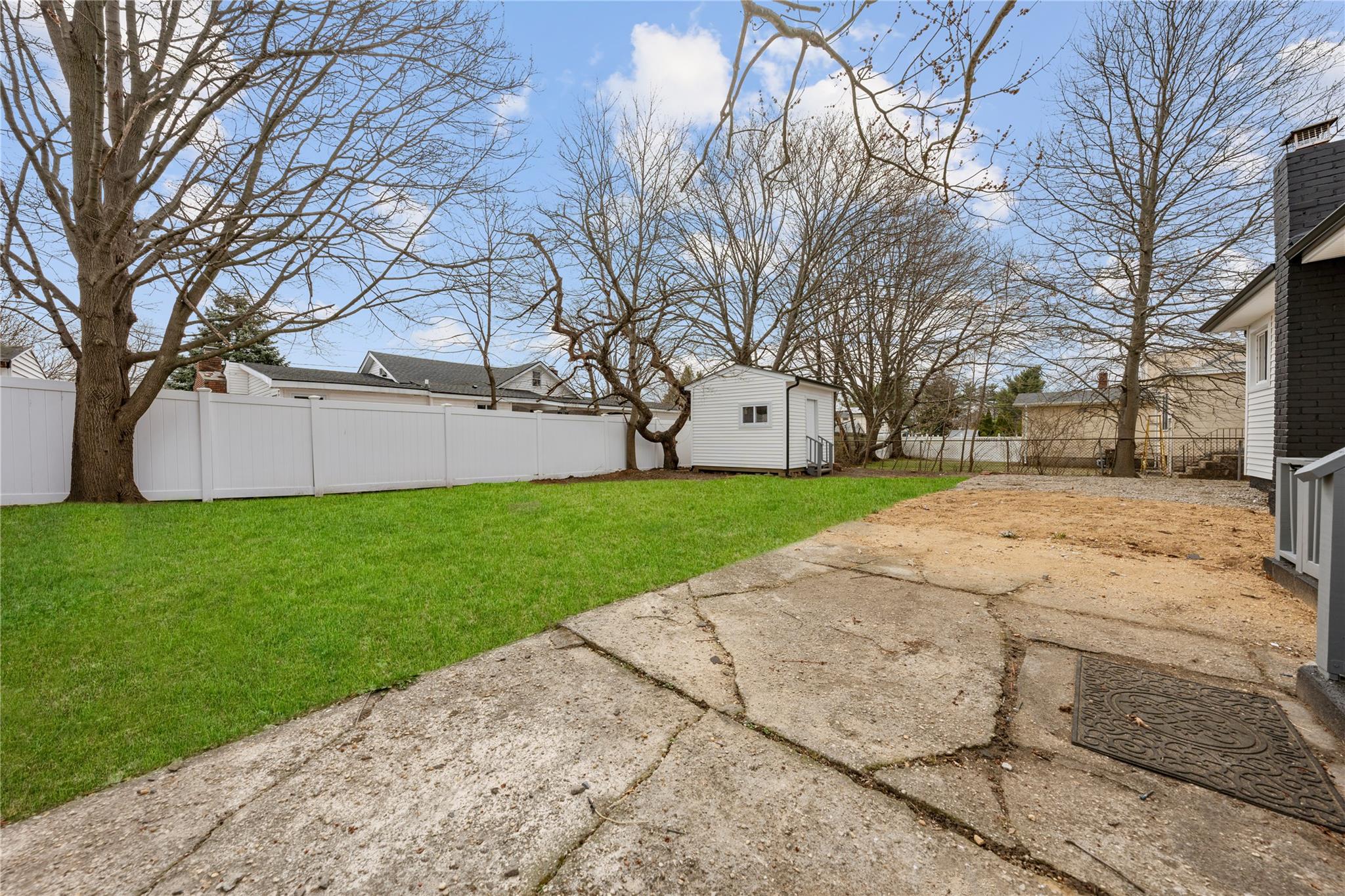 222 W Silver Street, West Babylon, Florida image 21