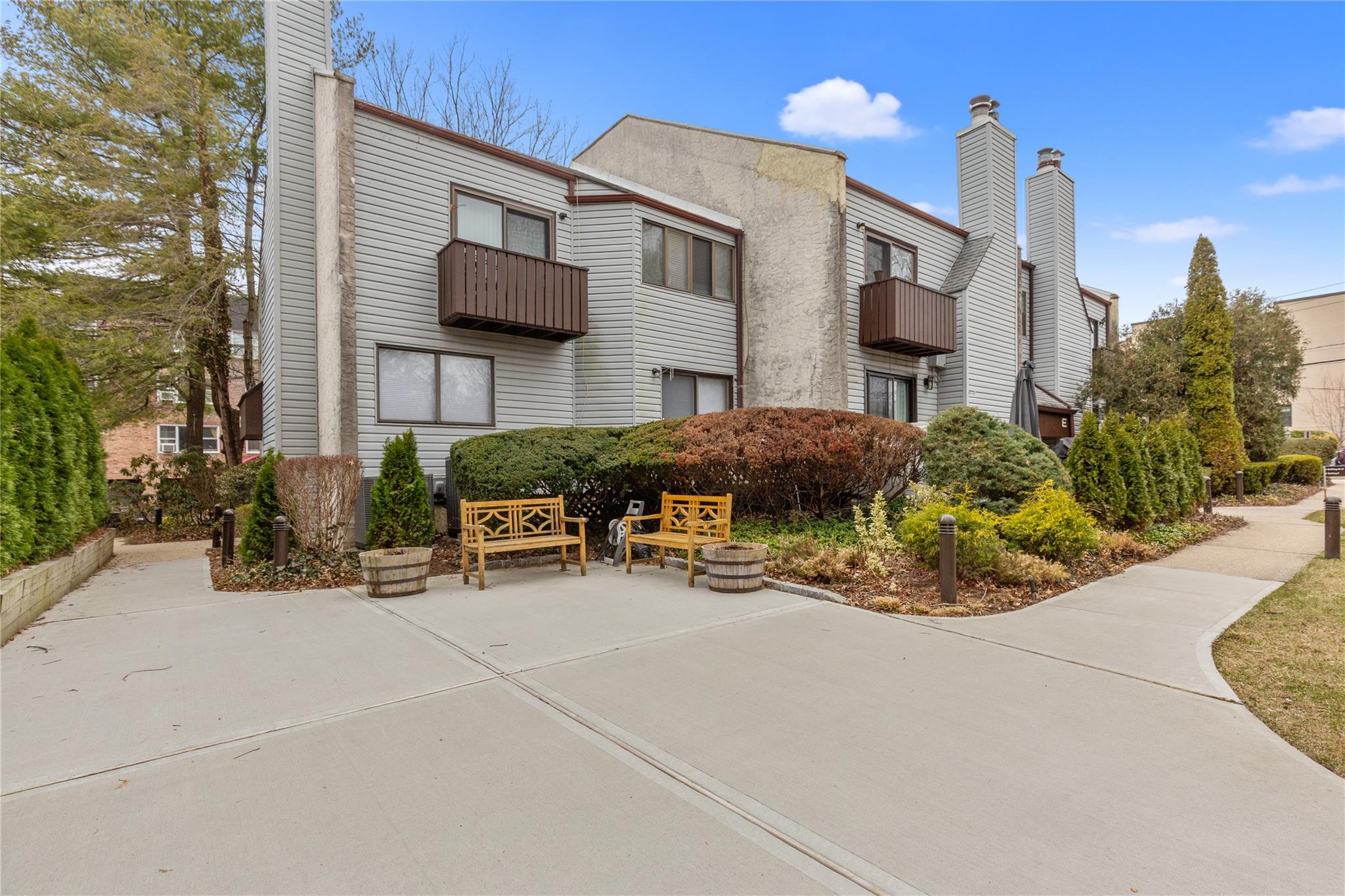 10 Wooleys Lane #B-1, Great Neck, New York image 1