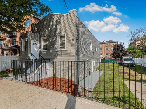 Homes For Sale - 264 Emerson Avenue<br/> Bronx, NY 10465