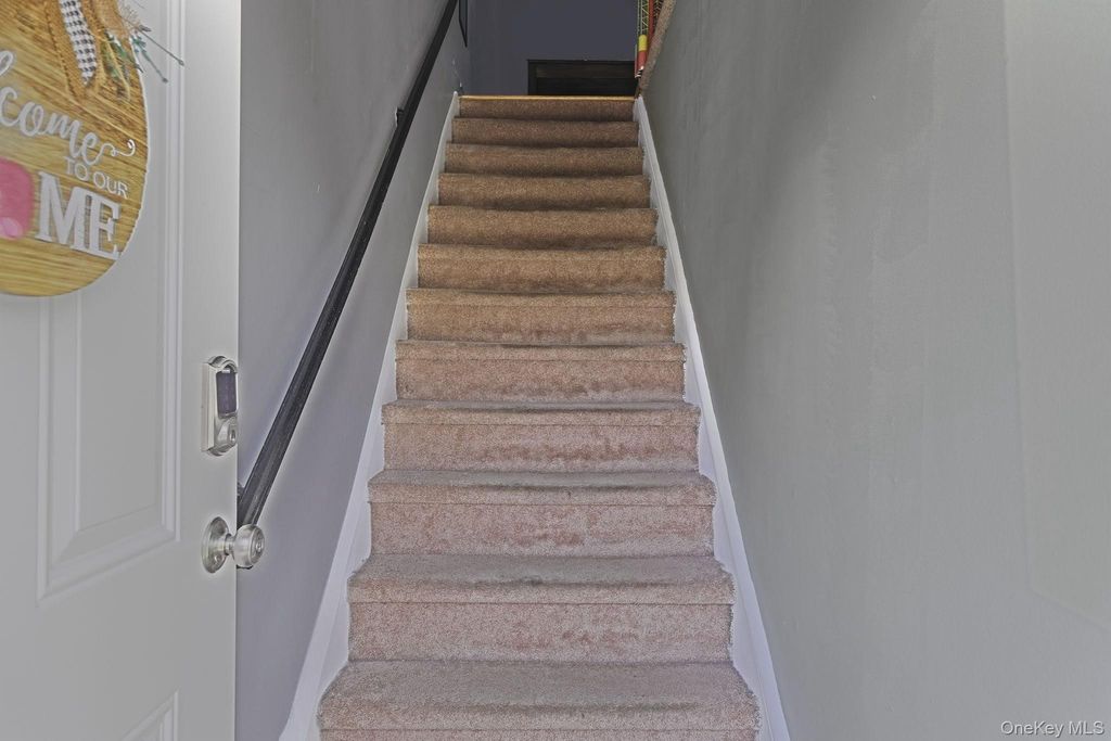 Photo of 6 Bailey Ct #6, Middle Island, NY 11953 (MLS # 957189)