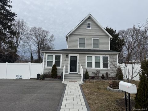 Photo of 41 Brightside Avenue, Central Islip, NY 11722 (MLS # 952062)