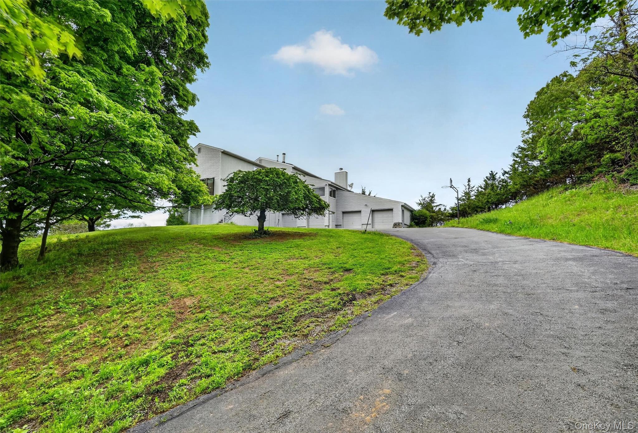 15 Deer Pond Drive