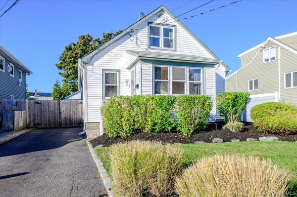 412 FIRE ISLAND AVE, BABYLON, NY 11702 - Image 84da350fa91a7a5e123ef88ccfe0ffe9/3468678397