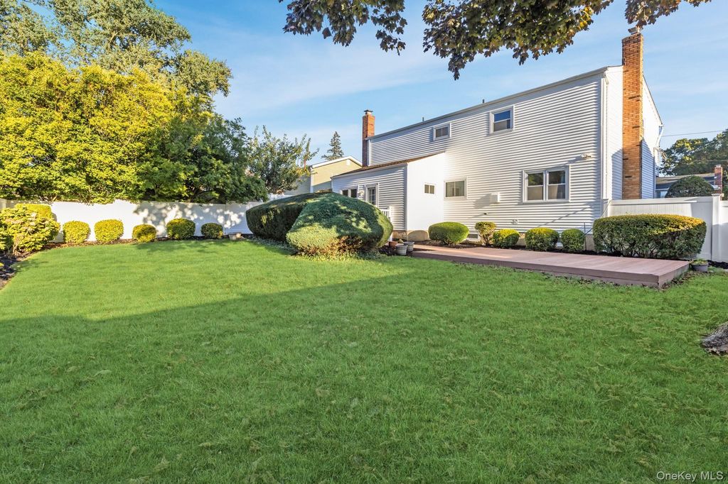 Photo of 123 Erlanger Boulevard, North Babylon, NY 11703 (MLS # 921505)