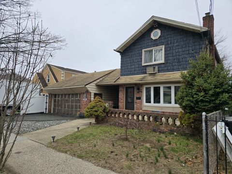 135-42 124 STREET E South Ozone Park NY 11420
