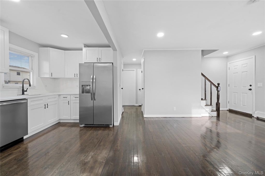 Photo of 193 N Arizona Road, West Babylon, NY 11704 (MLS # 943577)