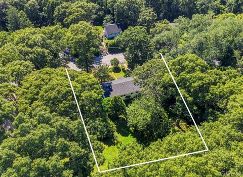 Homes For Sale - 153 Huntington Crossway<br/> Bridgehampton, NY 11932