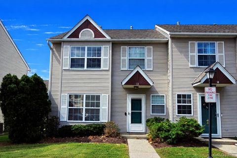 Condo For Sale - 256 Quassaick Avenue #13<br/> New Windsor, NY 12553