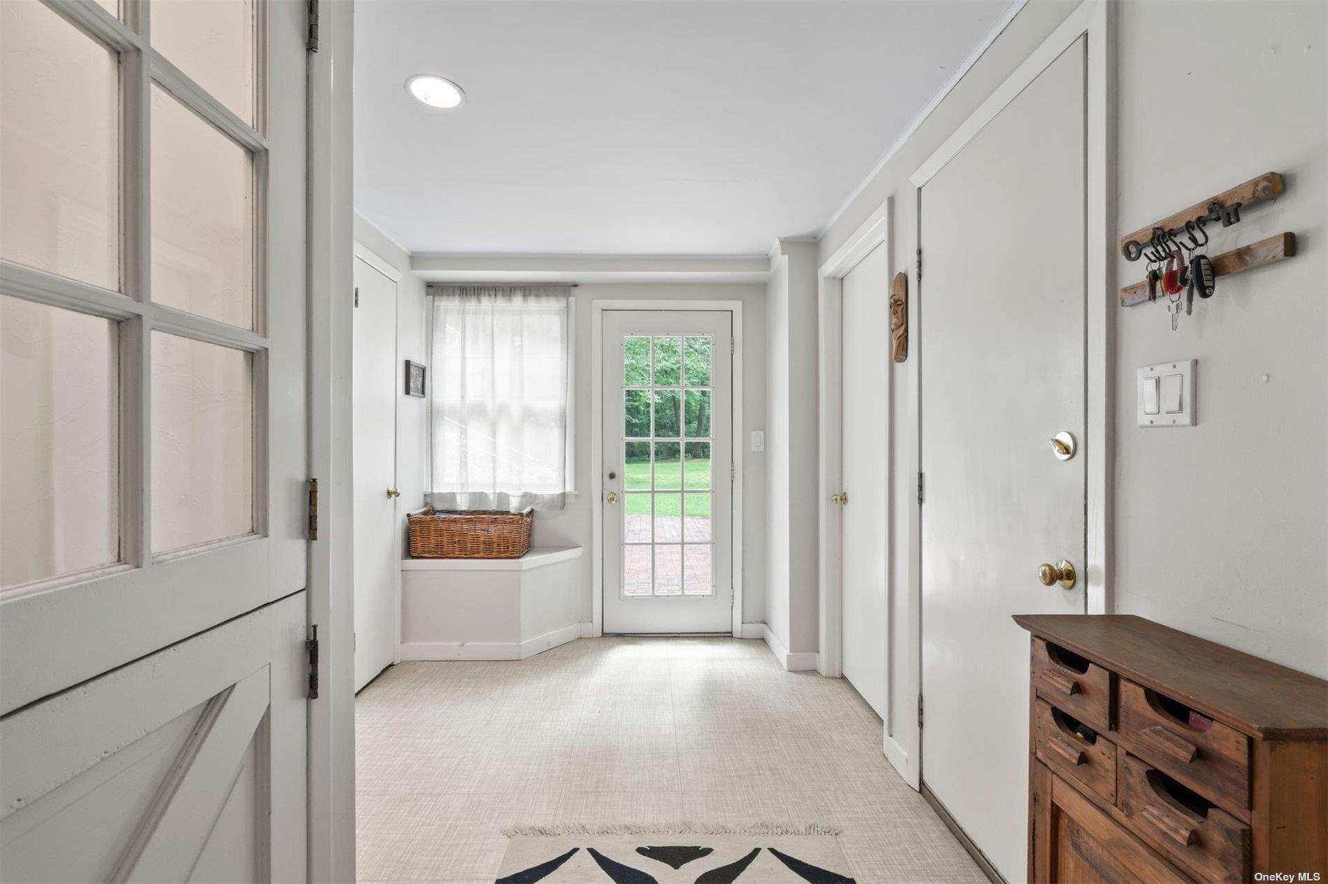 20 Sheep Lane, Locust Valley, New York image 3