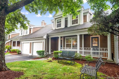 Condo For Sale - 19 Winterberry Lane<br/> Briarcliff Manor, NY 10510