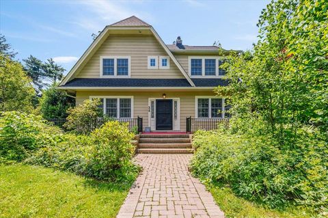 34 Elm Street Great Neck NY 11021