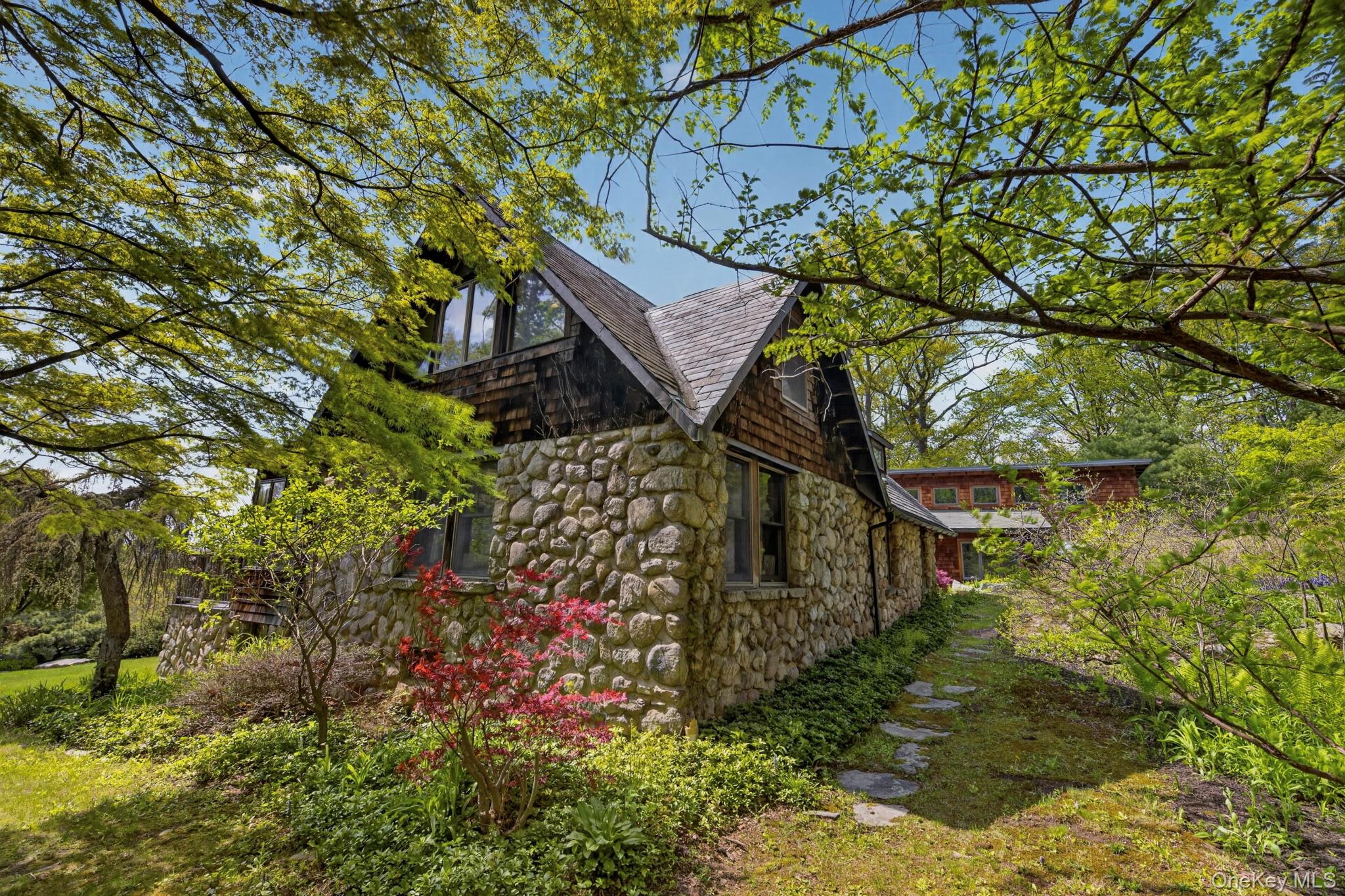 20 Fort Defiance Hill Road