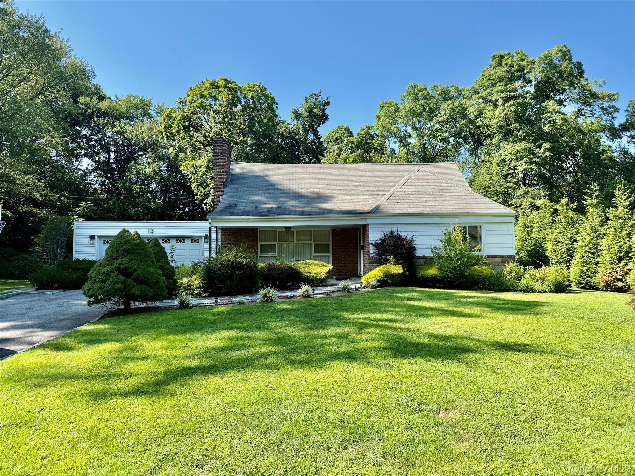 13 Colonial Road