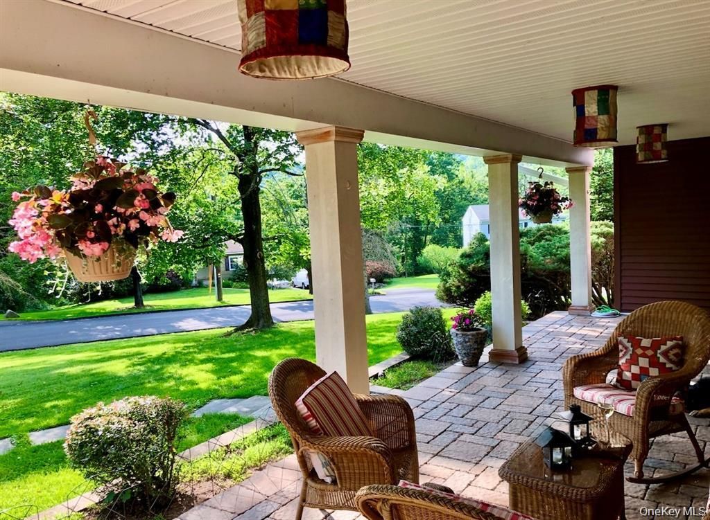 Photo of 10 LINDA Drive, Montebello, NY 10901 (MLS # 965914)