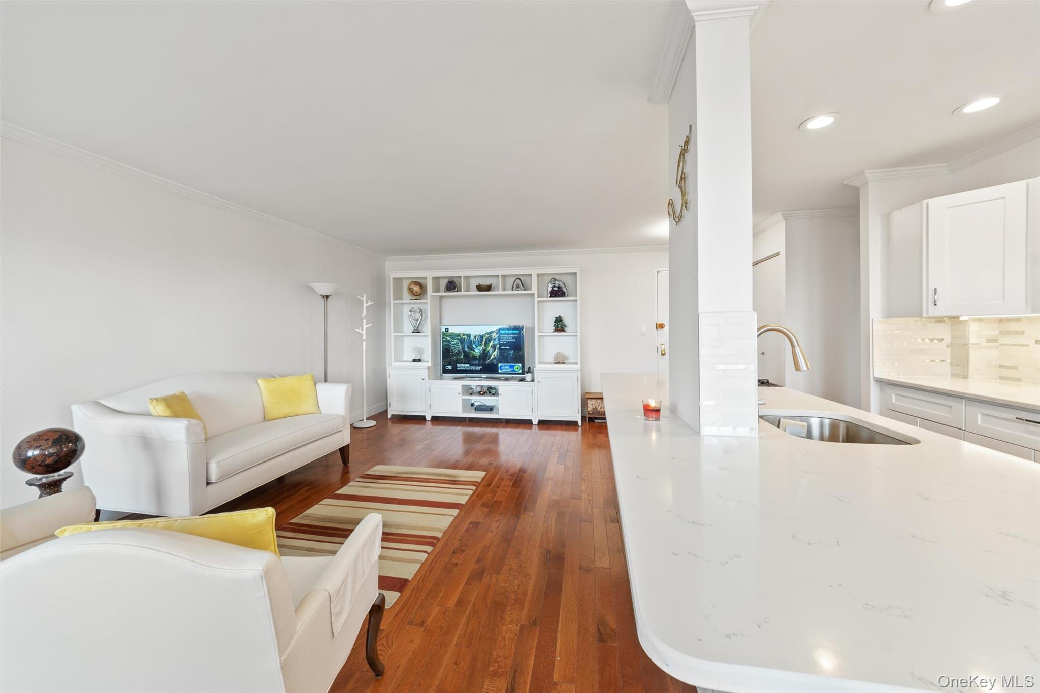 1874 Pelham Parkway South 6M