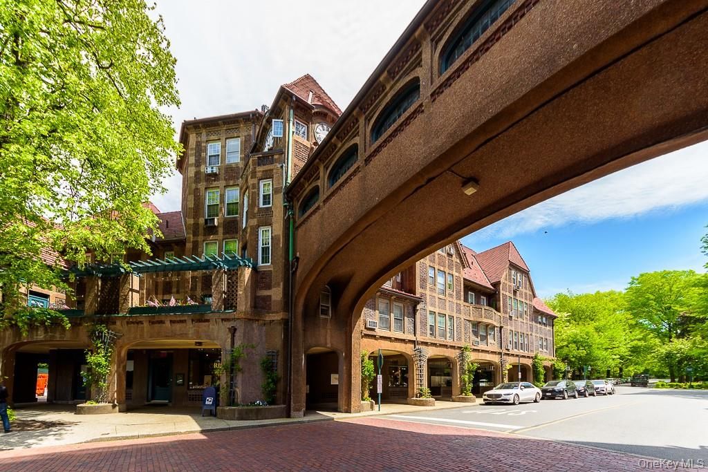 Photo of 10 Station Square #R42, Forest Hills, NY 11375 (MLS # 1002014)
