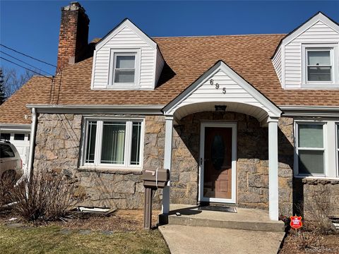 Homes For Sale - 695 Goodrich Street<br/> Uniondale, NY 11553