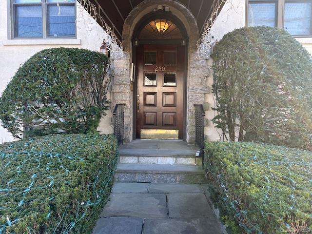 240 Alpine Place 2A