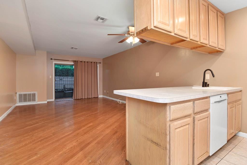 200 Davis Avenue 3C