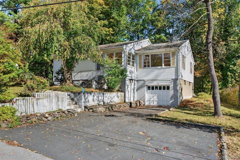 12 Mid Oaks Drive Monroe NY 10950