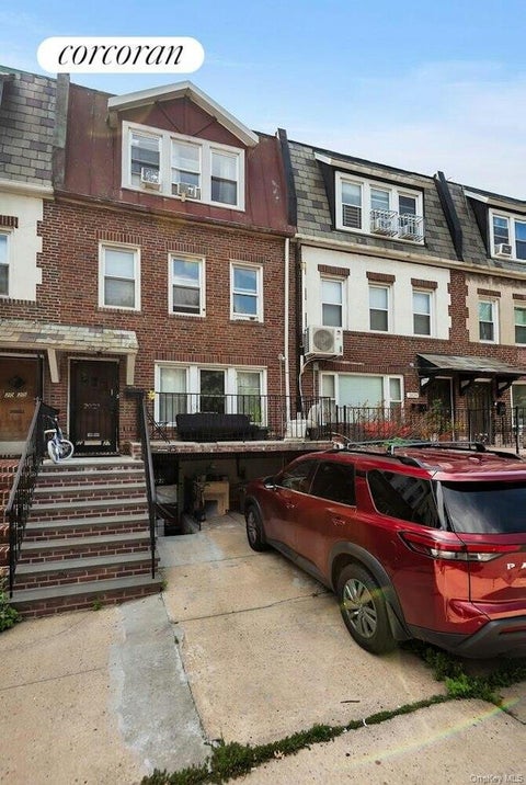 Photo of 20-27 31 Street, Astoria, NY 11105 (MLS # 1051441)