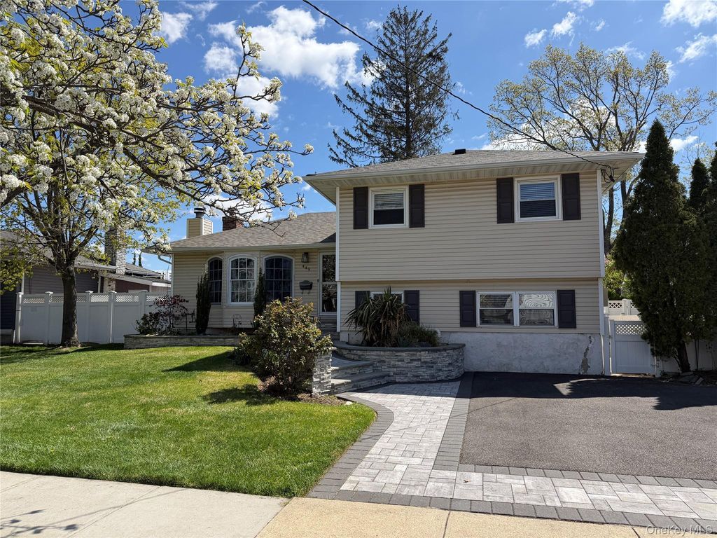 Photo of 449 2nd Avenue, Massapequa Park, NY 11762 (MLS # 987945)