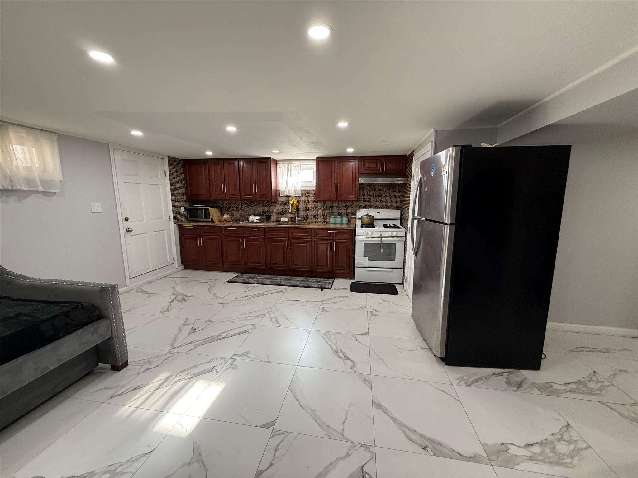 20 Woodside Avenue, Freeport, New York image 44