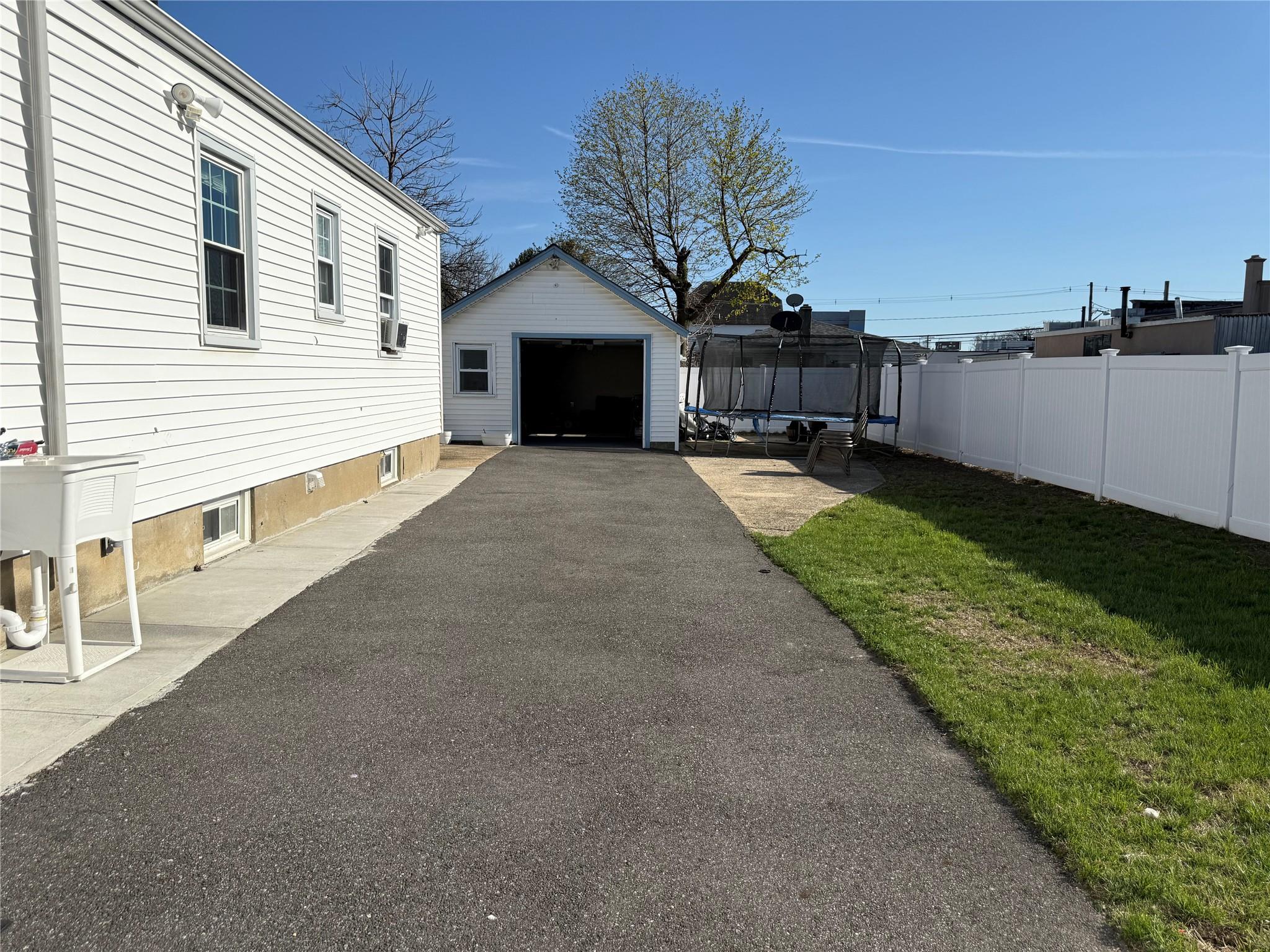 20 Woodside Avenue, Freeport, New York image 3