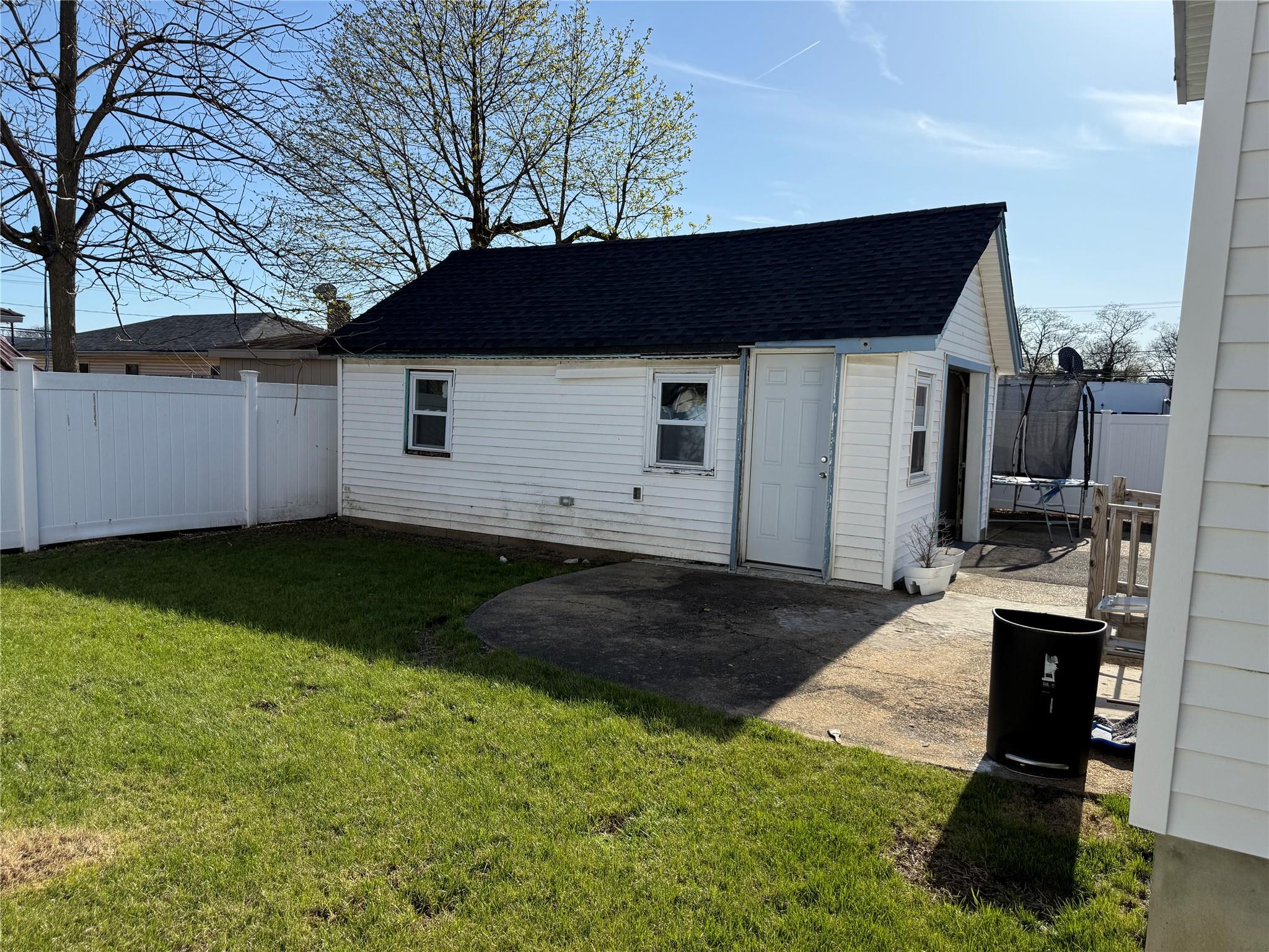 20 Woodside Avenue, Freeport, New York image 14