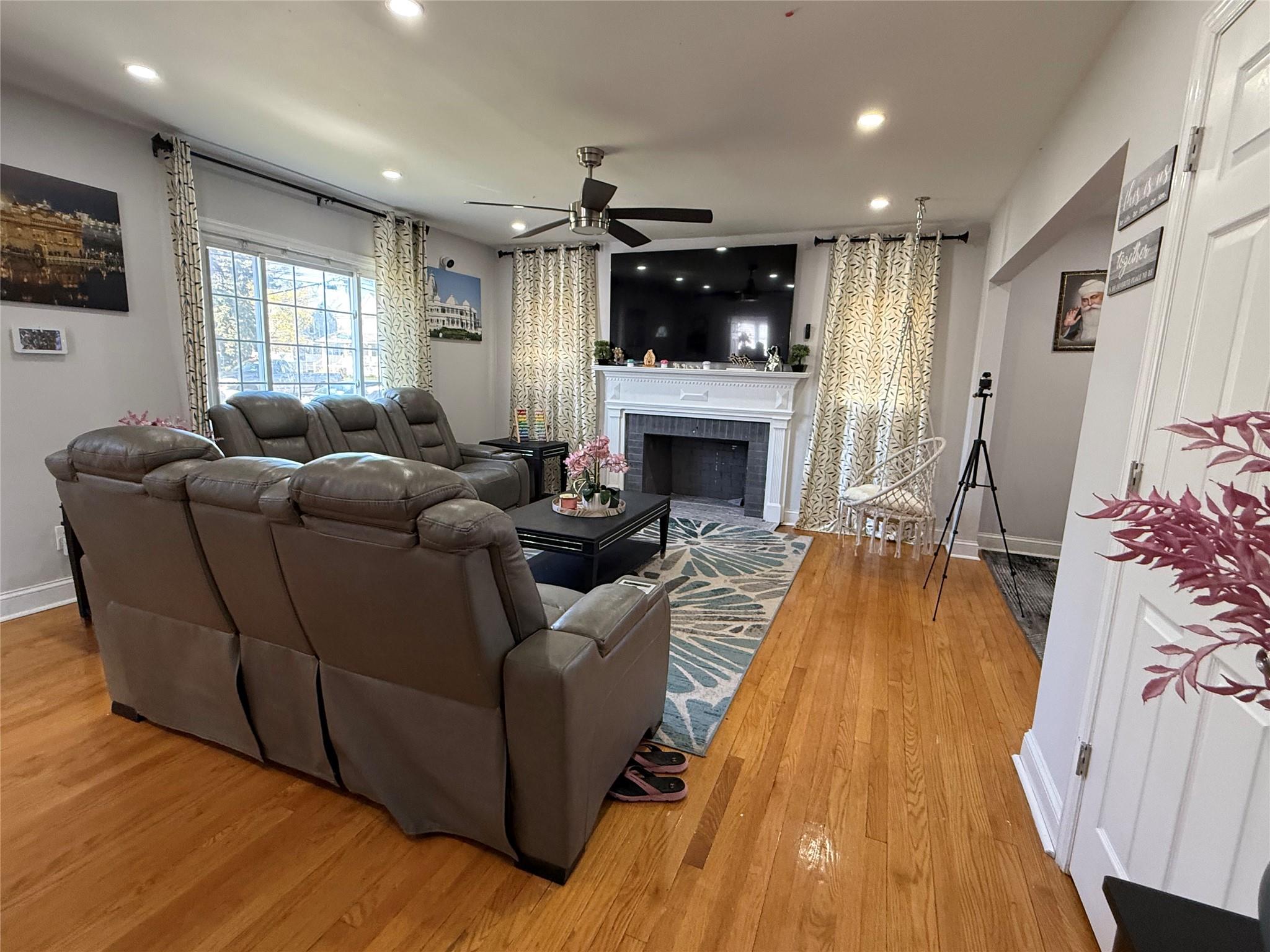 20 Woodside Avenue, Freeport, New York image 16