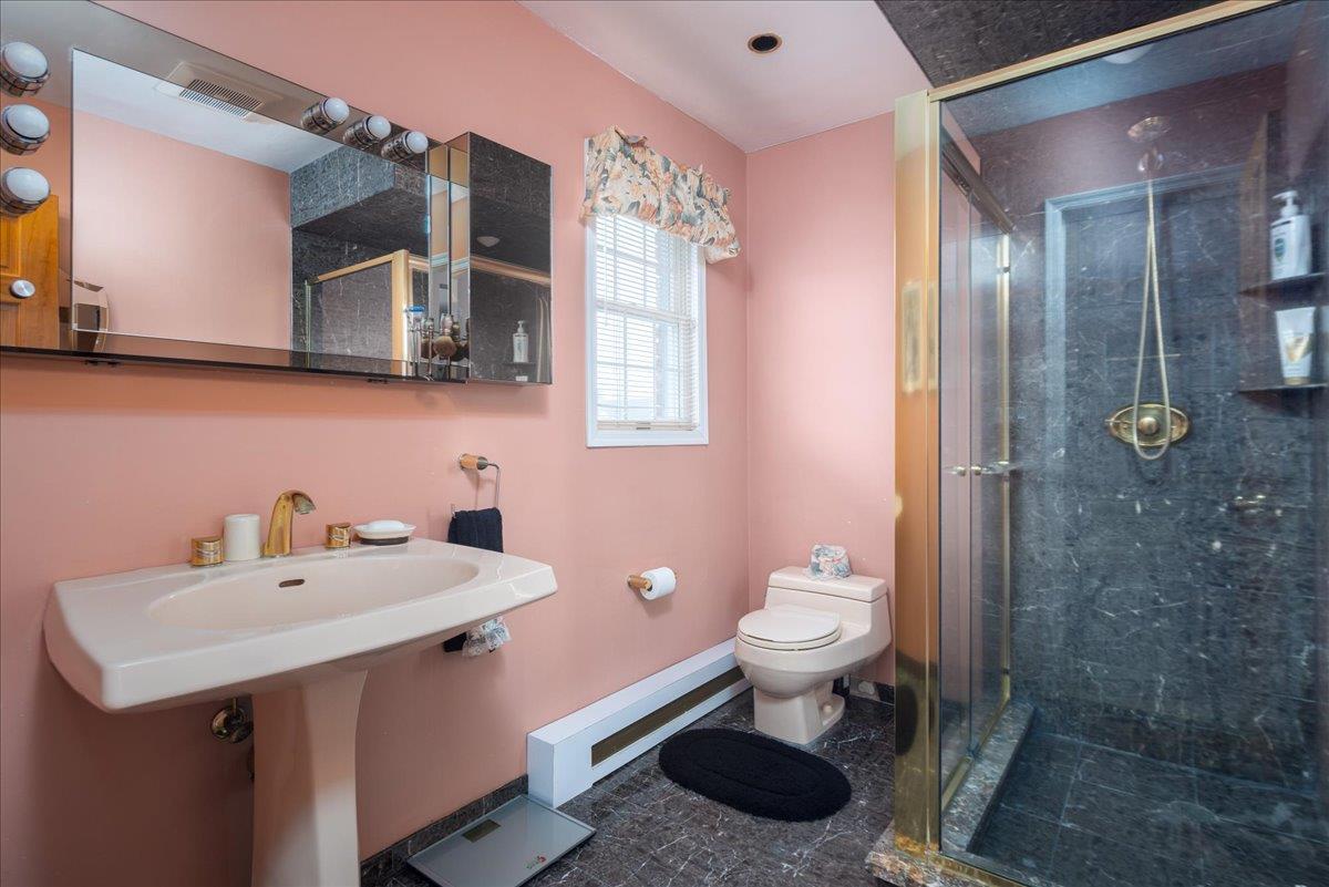 897 Second Avenue, Franklin Square, New York image 24