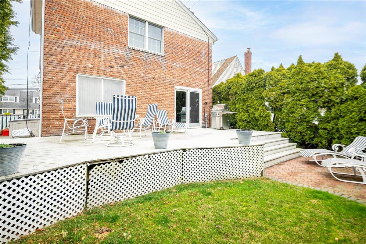 897 Second Avenue, Franklin Square, New York image 29