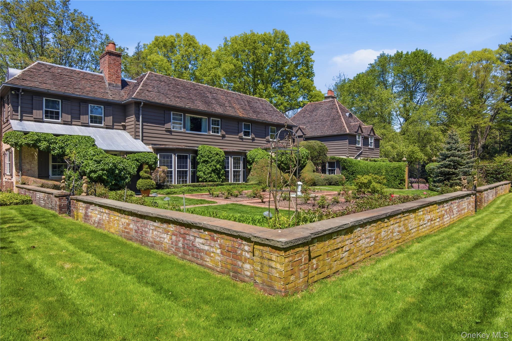 285 Piping Rock Road