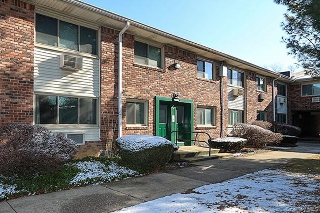 Photo of 2449 Union Boulevard #24A, Islip, NY 11751 (MLS # 953481)
