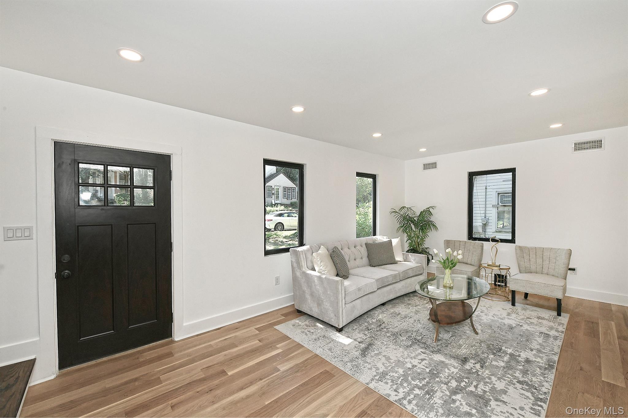 33 Van Nostrand Avenue