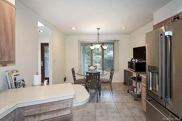 Woodbury, New York 11797, United States, 3 Bedrooms Bedrooms, ,2 BathroomsBathrooms,Residential,Coming Soon,176598