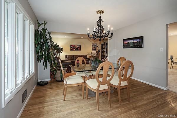 Woodbury, New York 11797, United States, 3 Bedrooms Bedrooms, ,2 BathroomsBathrooms,Residential,Coming Soon,176598