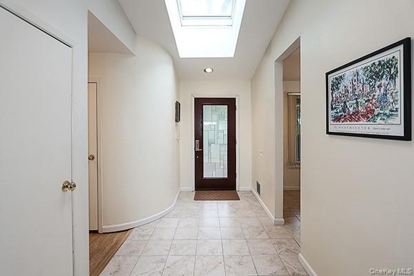 Woodbury, New York 11797, United States, 3 Bedrooms Bedrooms, ,2 BathroomsBathrooms,Residential,Coming Soon,176598