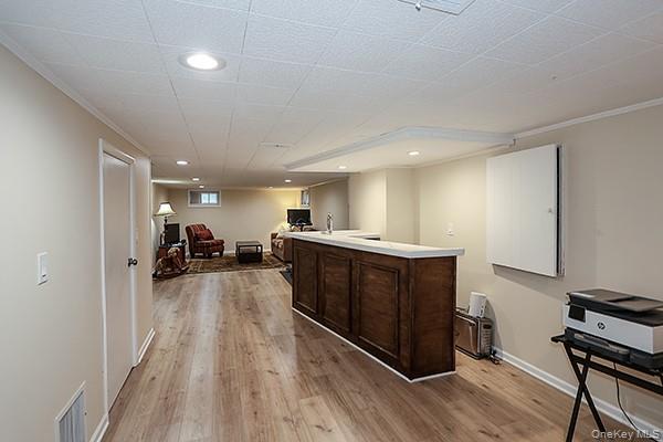 Woodbury, New York 11797, United States, 3 Bedrooms Bedrooms, ,2 BathroomsBathrooms,Residential,Coming Soon,176598