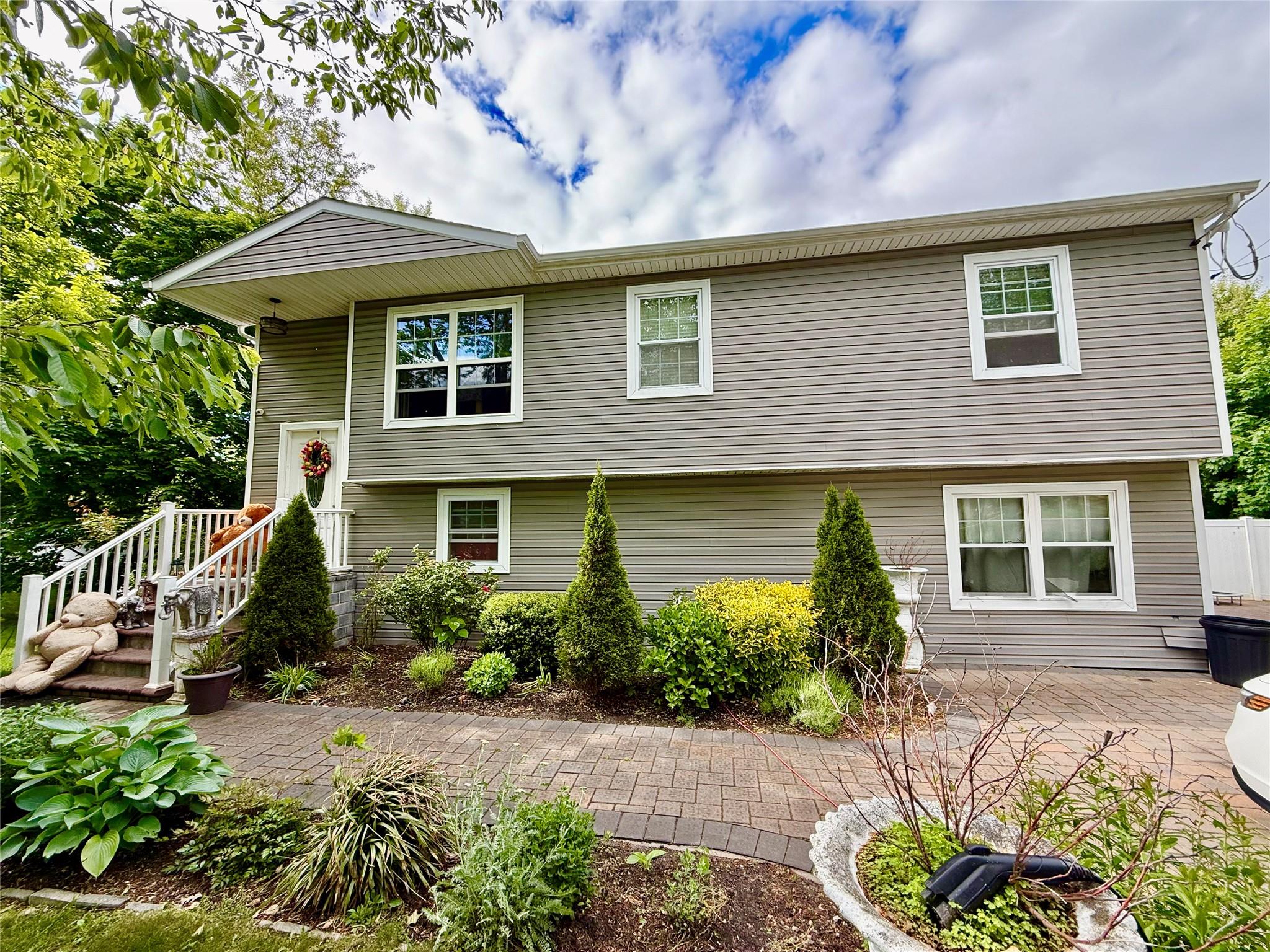 243 Sea Cliff Street, Islip Terrace, New York image 3