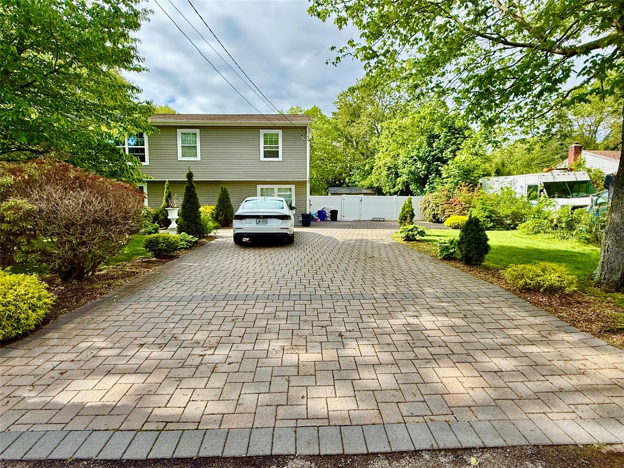 243 Sea Cliff Street, Islip Terrace, New York image 5