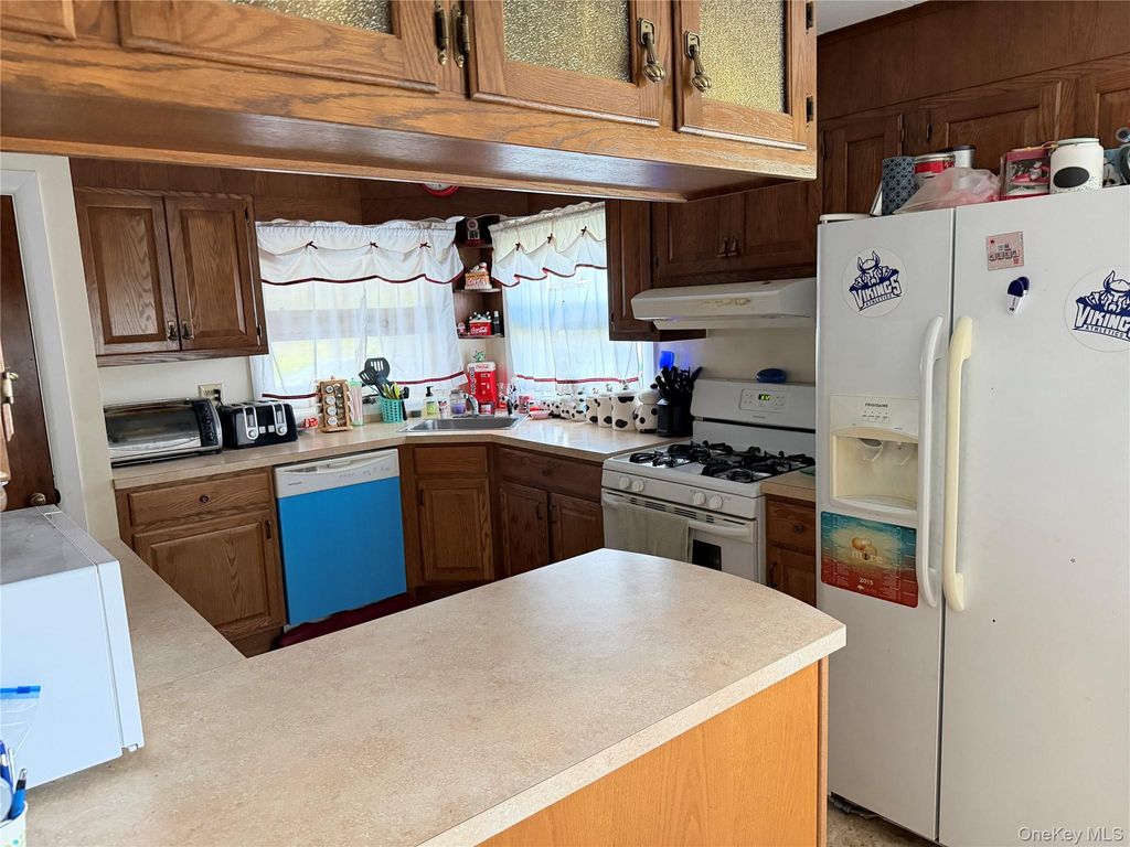 Photo of 6 Maple Lane, Montgomery, NY 12549 (MLS # 997372)
